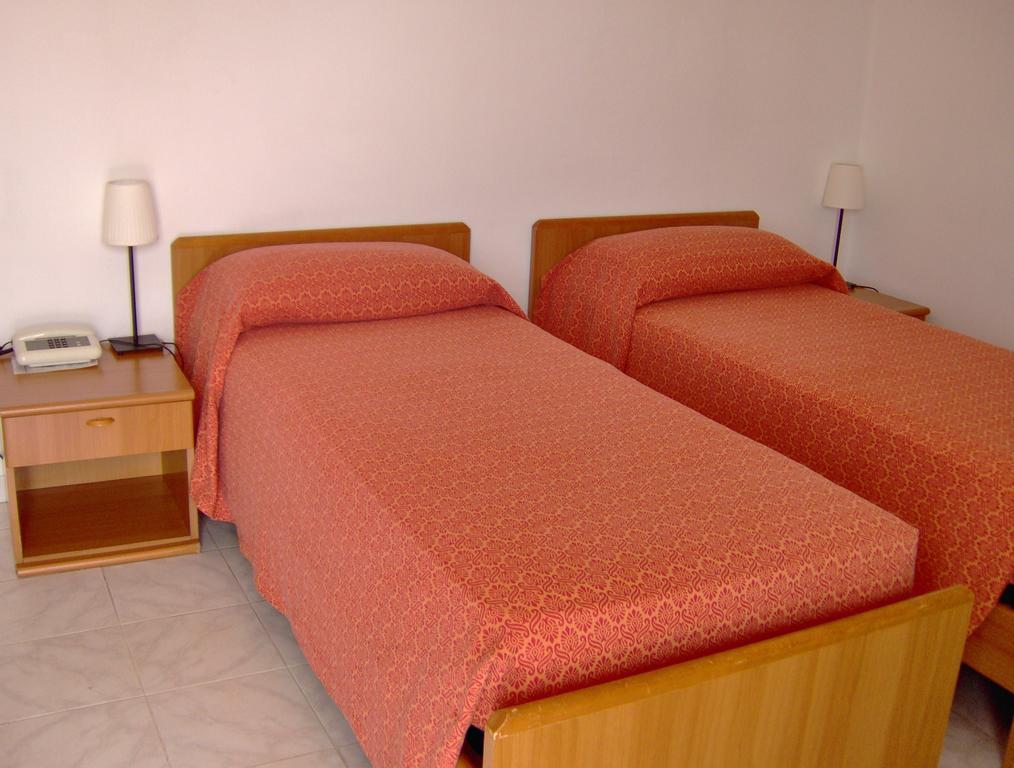 Hotel Svizzero Sangineto Camera foto